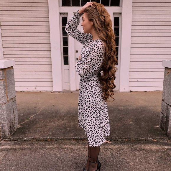 The "Daphne" Dress in Snow Leopard - Picture 2 of 6